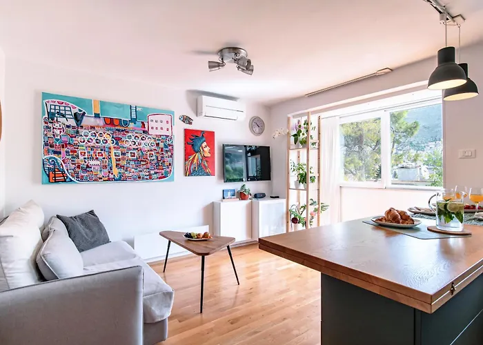 The Base - Bright 2Br, Near Old Town, Walk To Beach