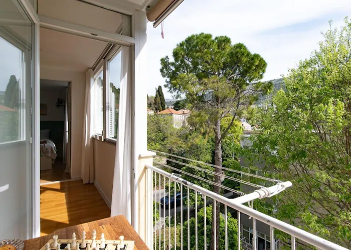 The Base - Bright 2Br, Near Old Town, Walk To Beach