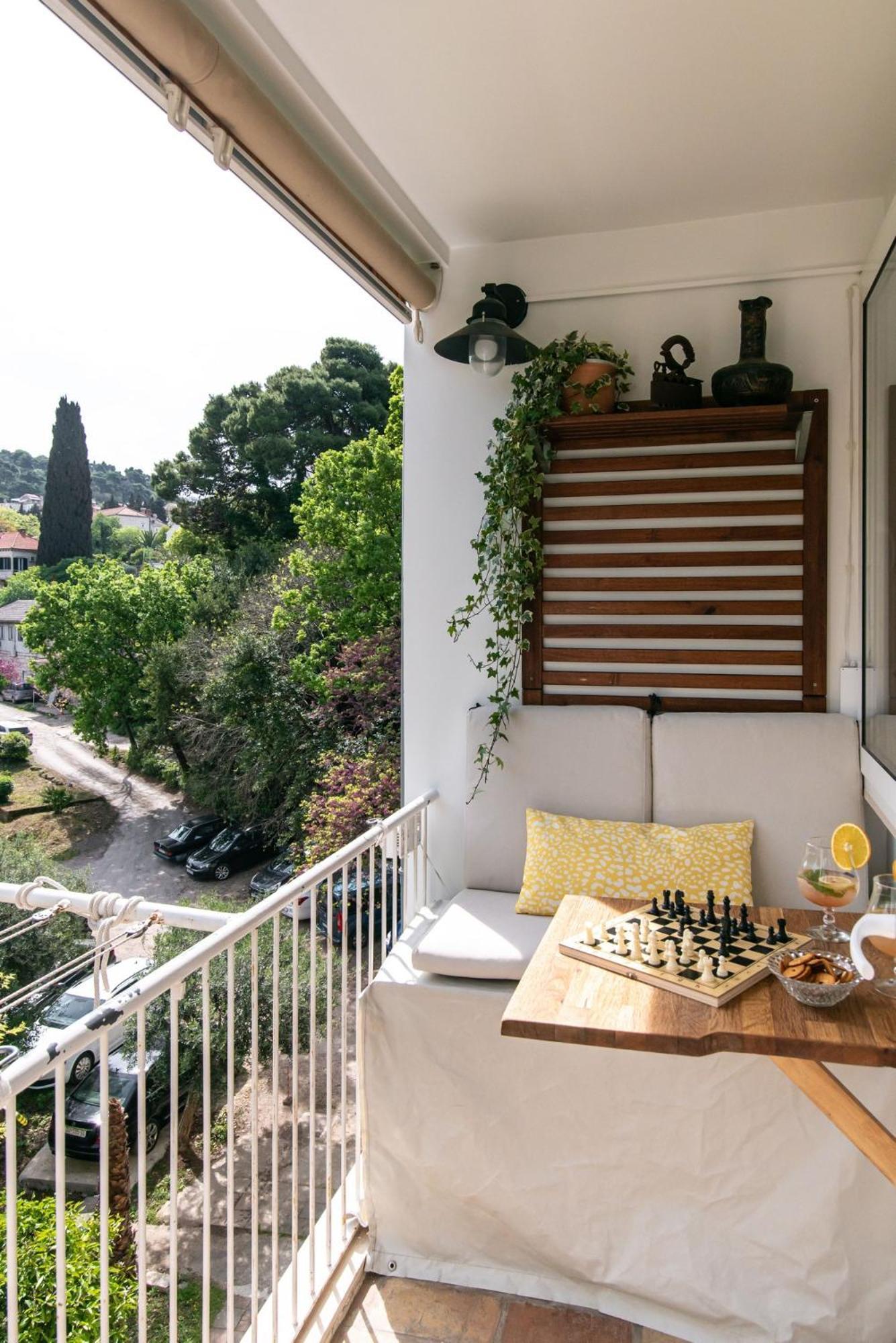 The Base - Bright 2br, Near Old Town, Walk To