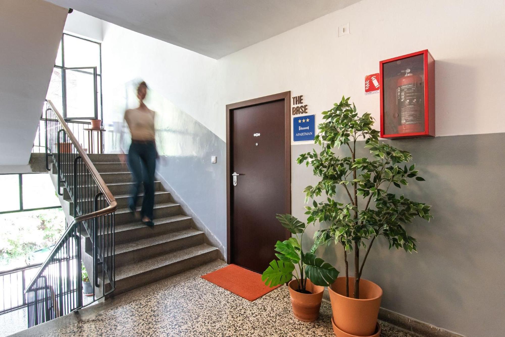 The Base - Bright 2br, Near Old Town, Walk To Appartement *