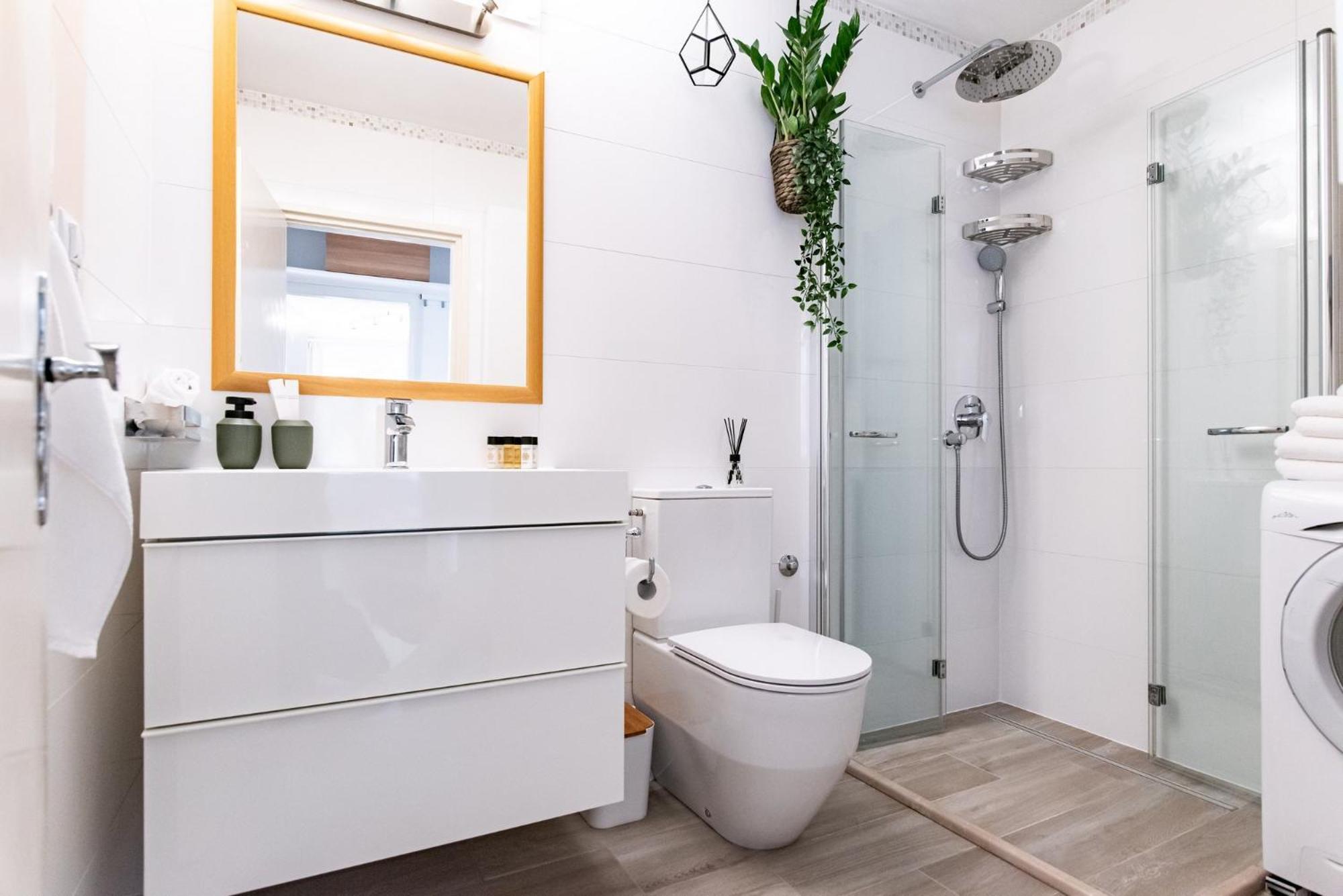 Apartment The Base - Bright 2br, Near Old Town, Walk To *