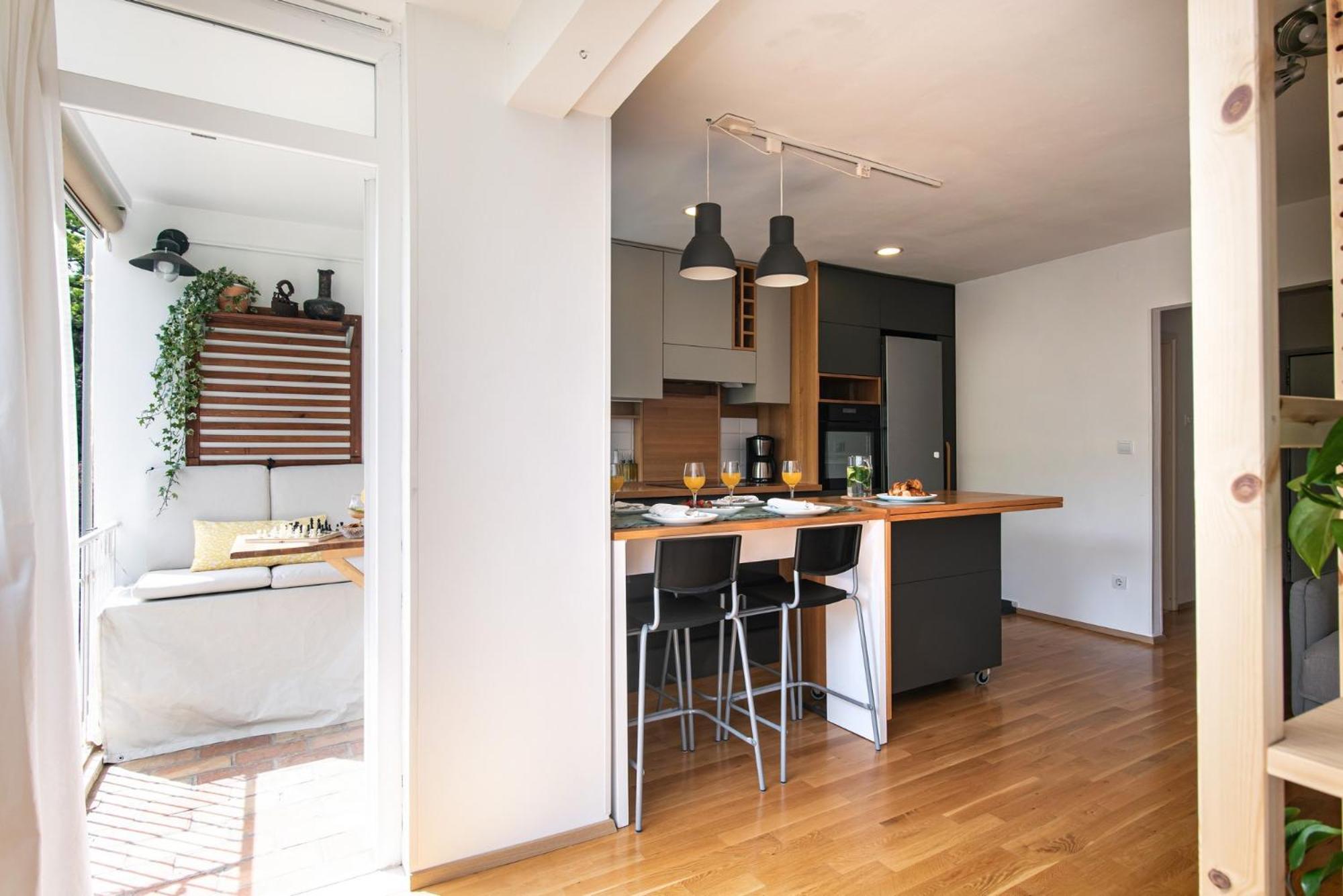 Apartment The Base - Bright 2br, Near Old Town, Walk To Dubrovnik
