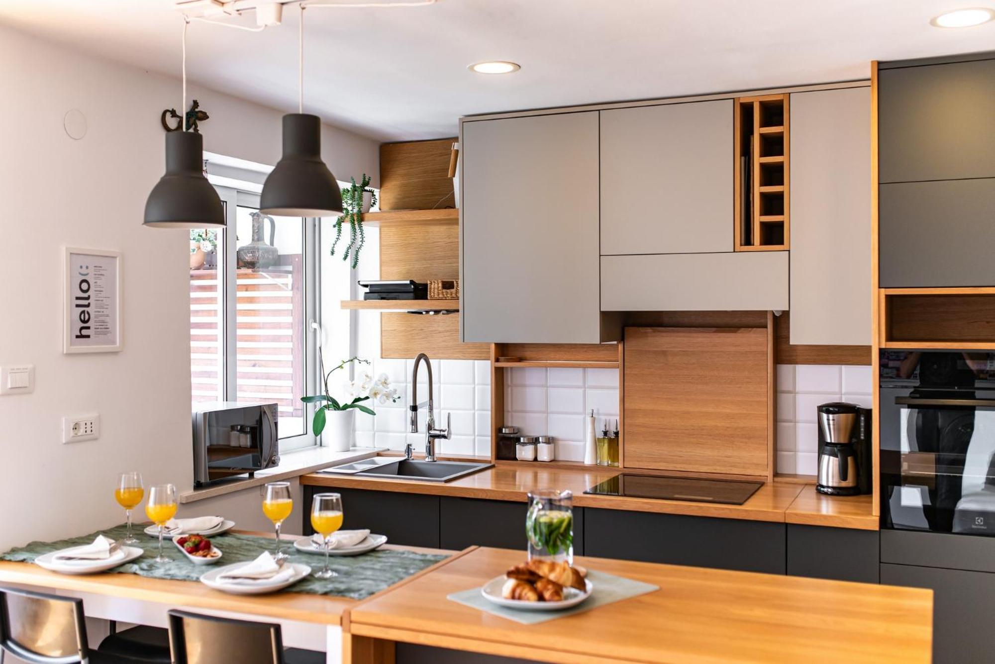 The Base - Bright 2br, Near Old Town, Walk To * Dubrovník